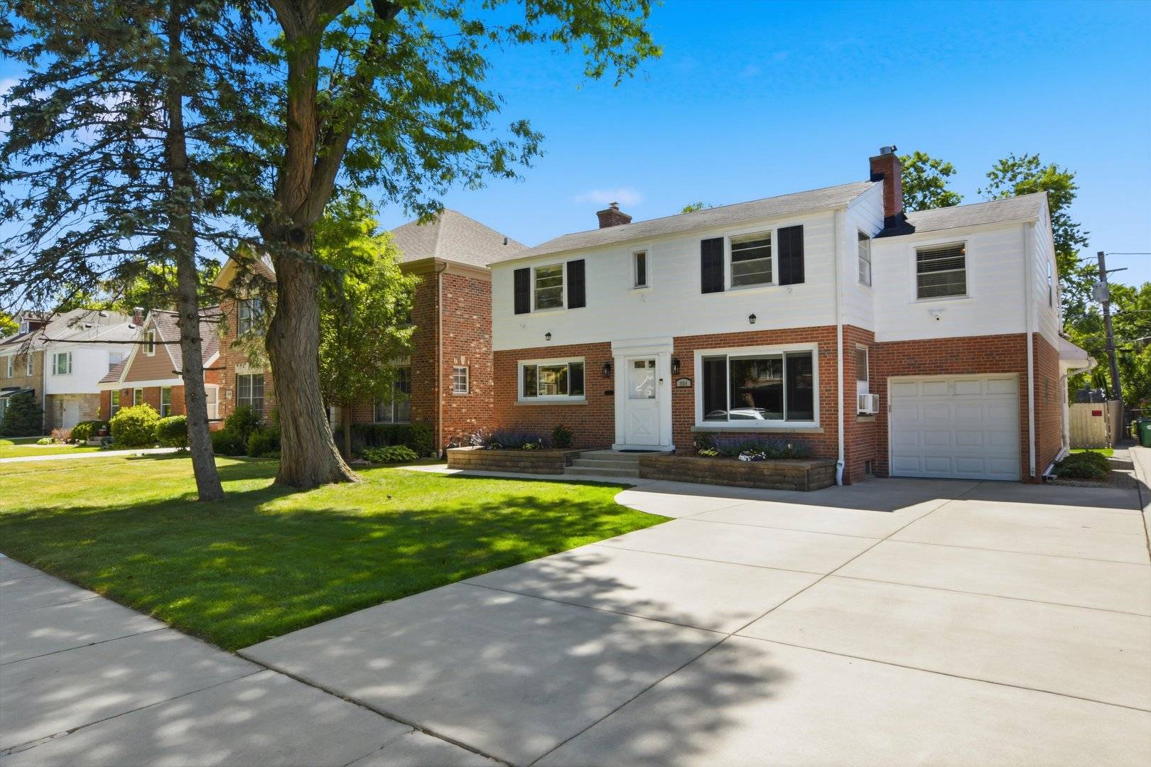 204 S Home AVE, Park Ridge, IL 60068
