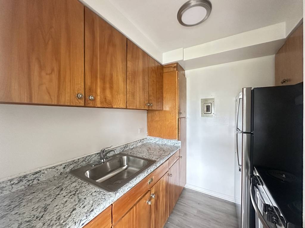 1400 CHICAGO AVE #703, Evanston, IL 60201