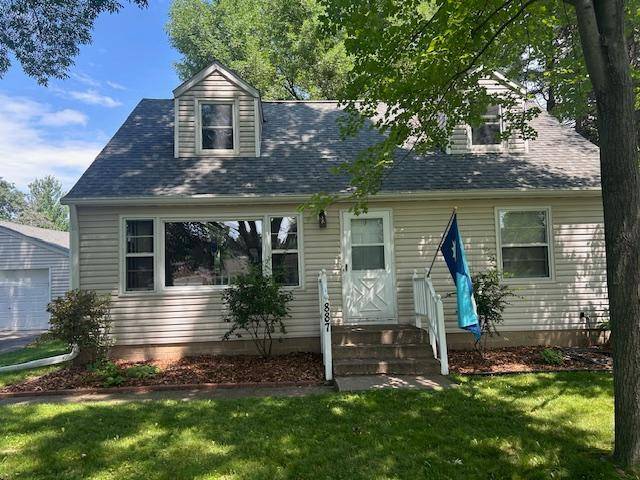 887 Cheri LN, Mendota Heights, MN 55120