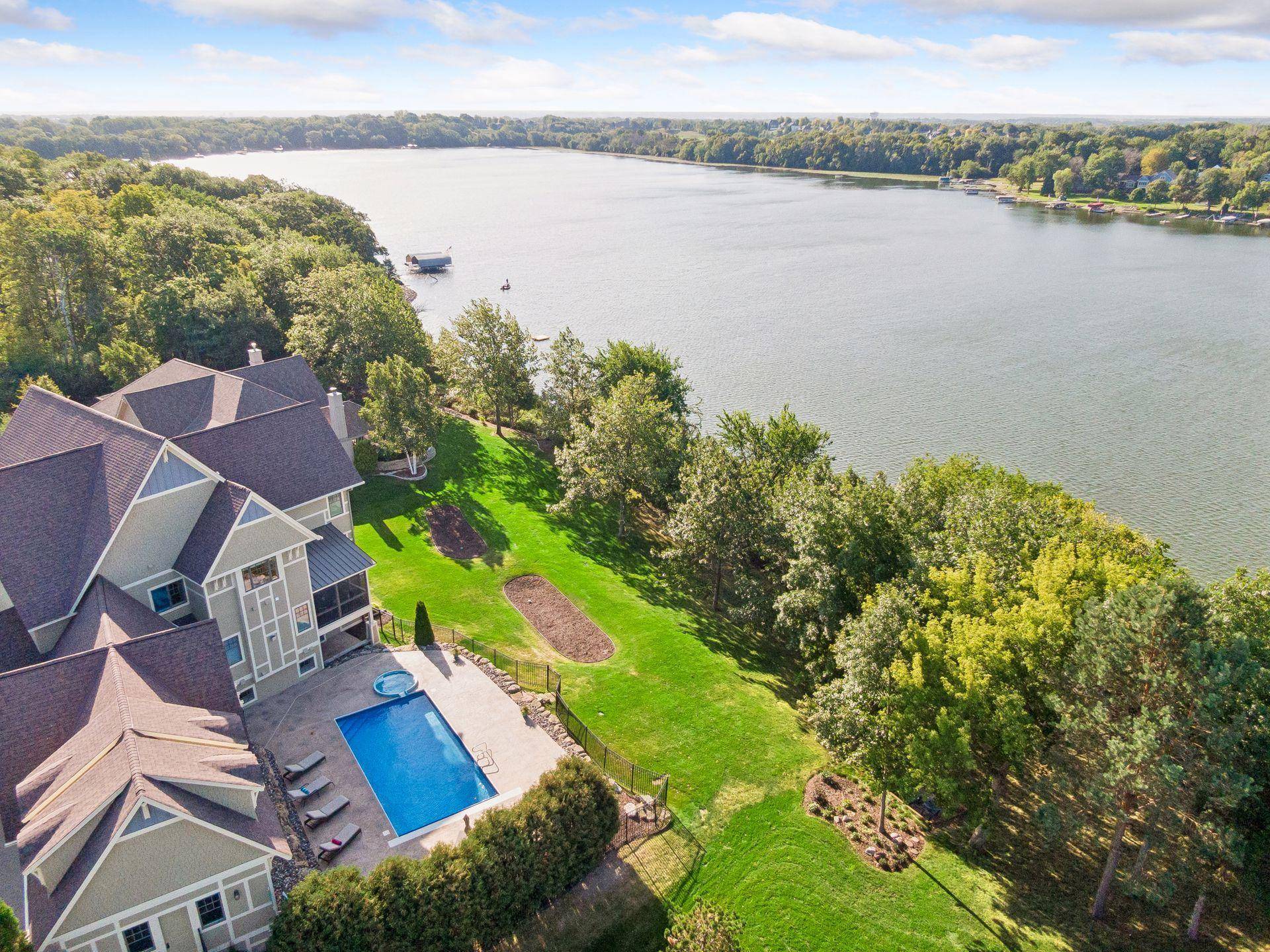 3649 Lerive WAY, Chaska, MN 55318