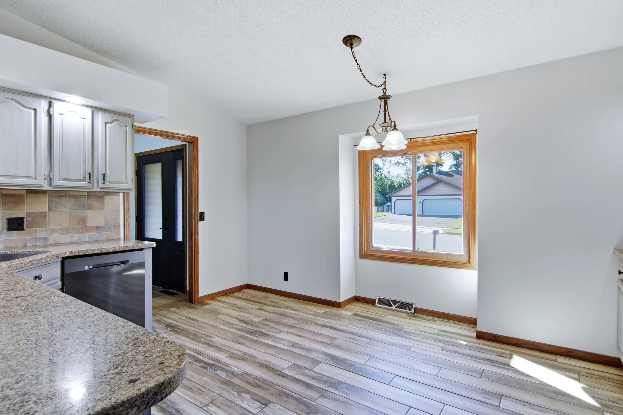 4002 Oak Knoll DR, Eau Claire, WI 54701