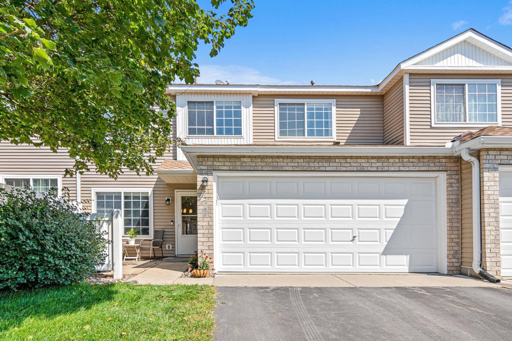 15784 Flackwood TRL #95, Apple Valley, MN 55124