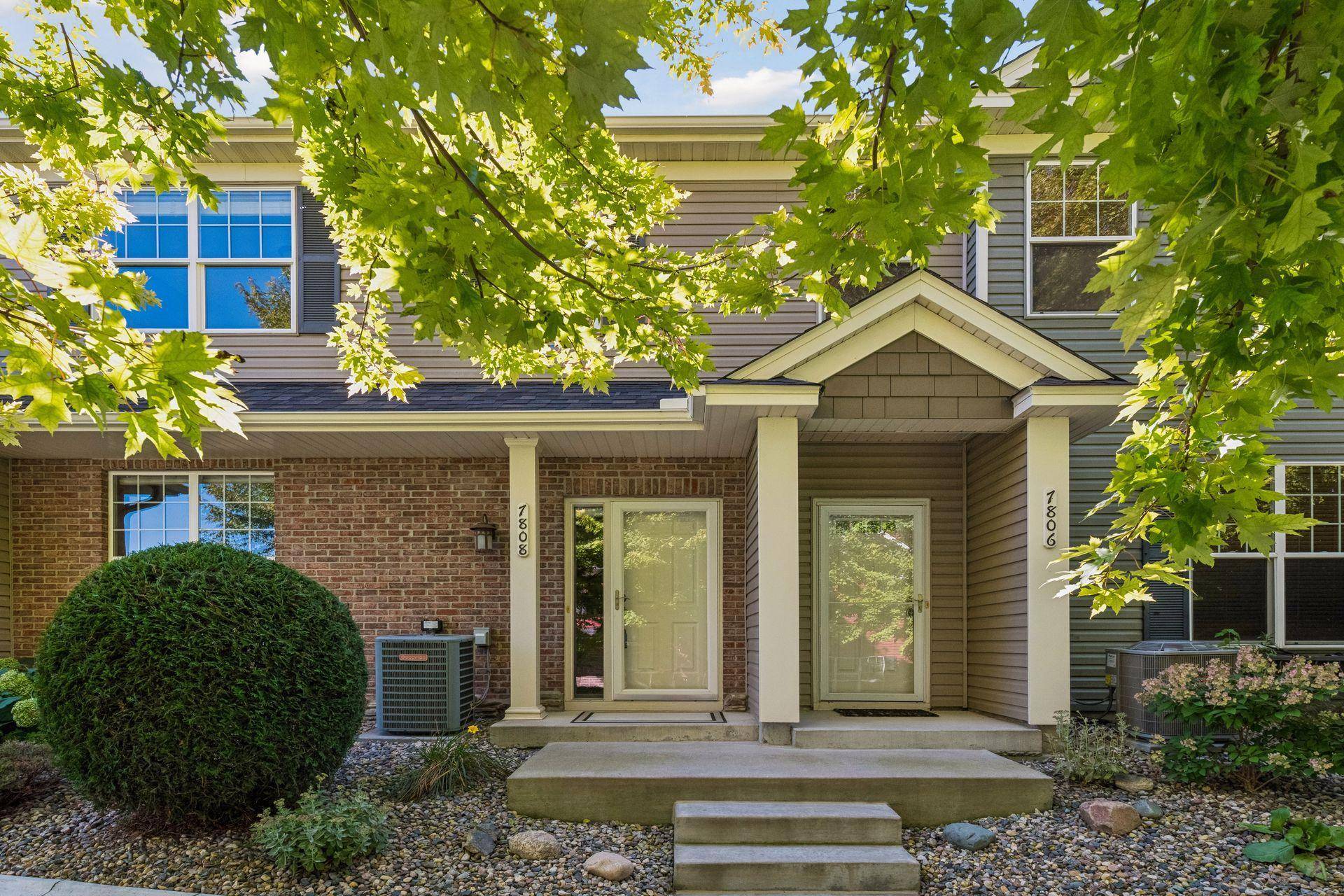 7808 Madelyn Creek DR, Victoria, MN 55386