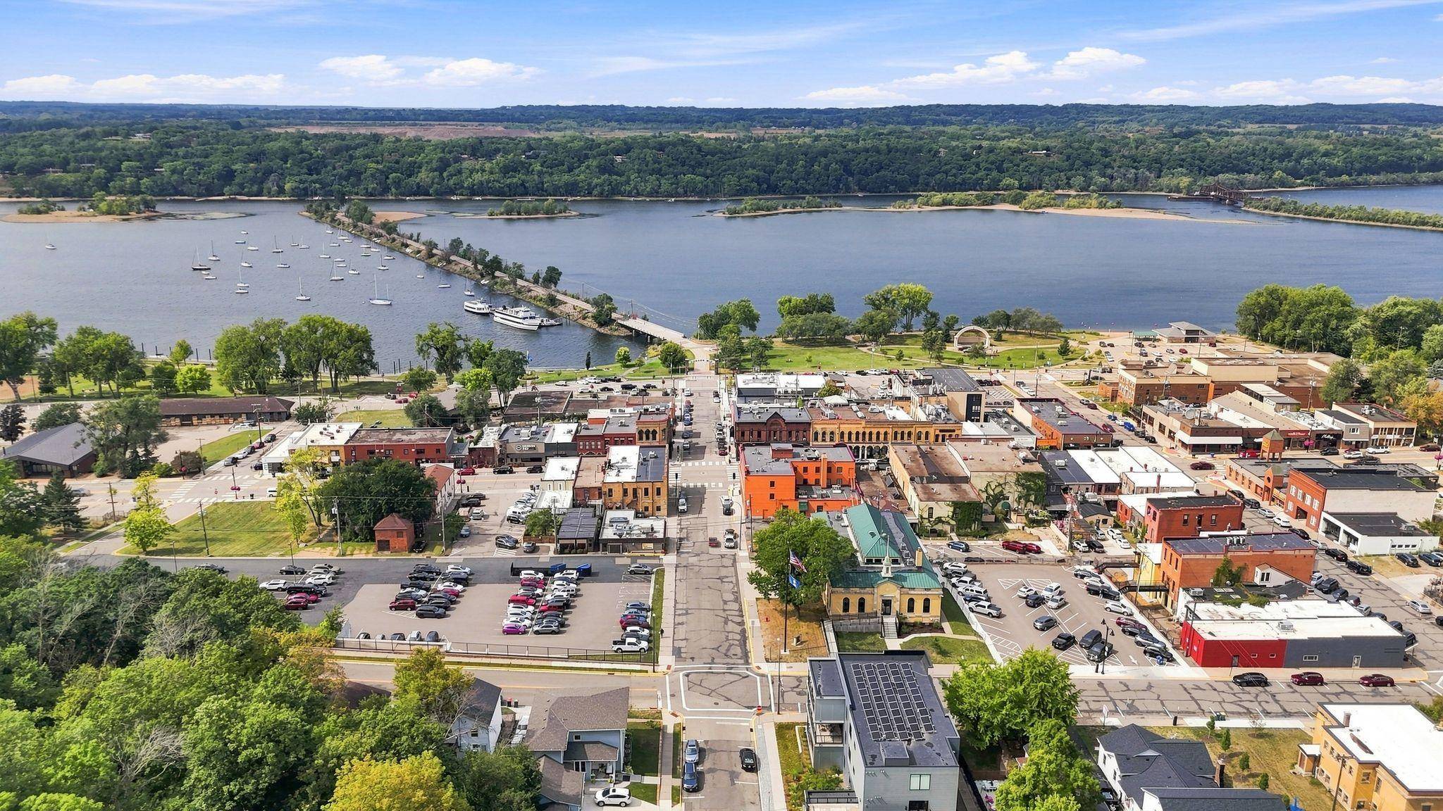 424 3rd ST, Hudson, WI 54016