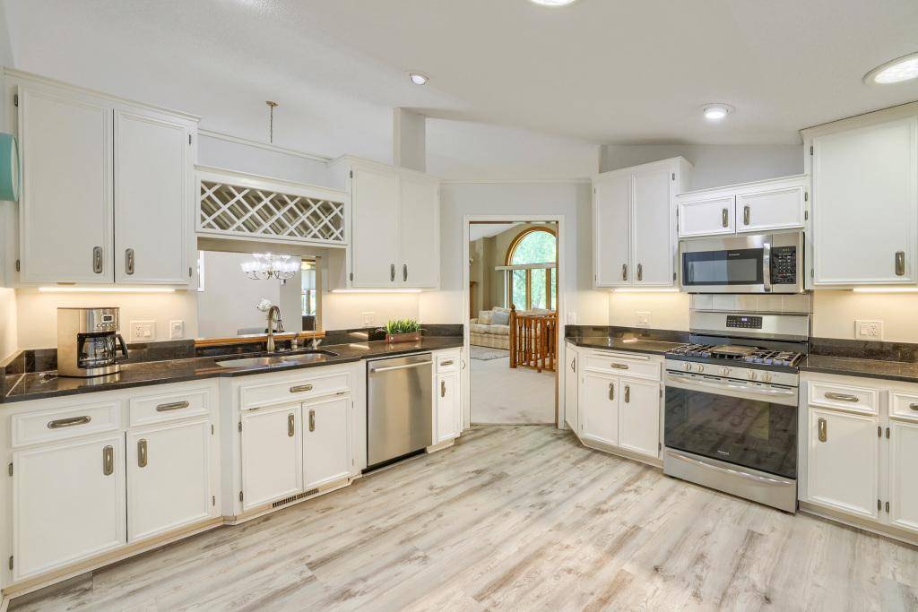 18100 Judicial WAY N, Lakeville, MN 55044