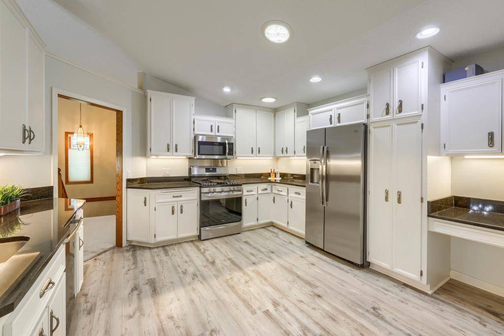 18100 Judicial WAY N, Lakeville, MN 55044