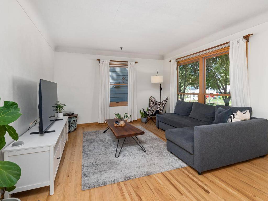 1750 Field AVE, Saint Paul, MN 55116