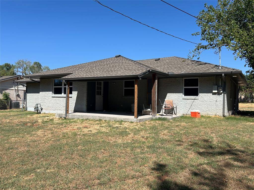 936 W Lovers LN, Purcell, OK 73080