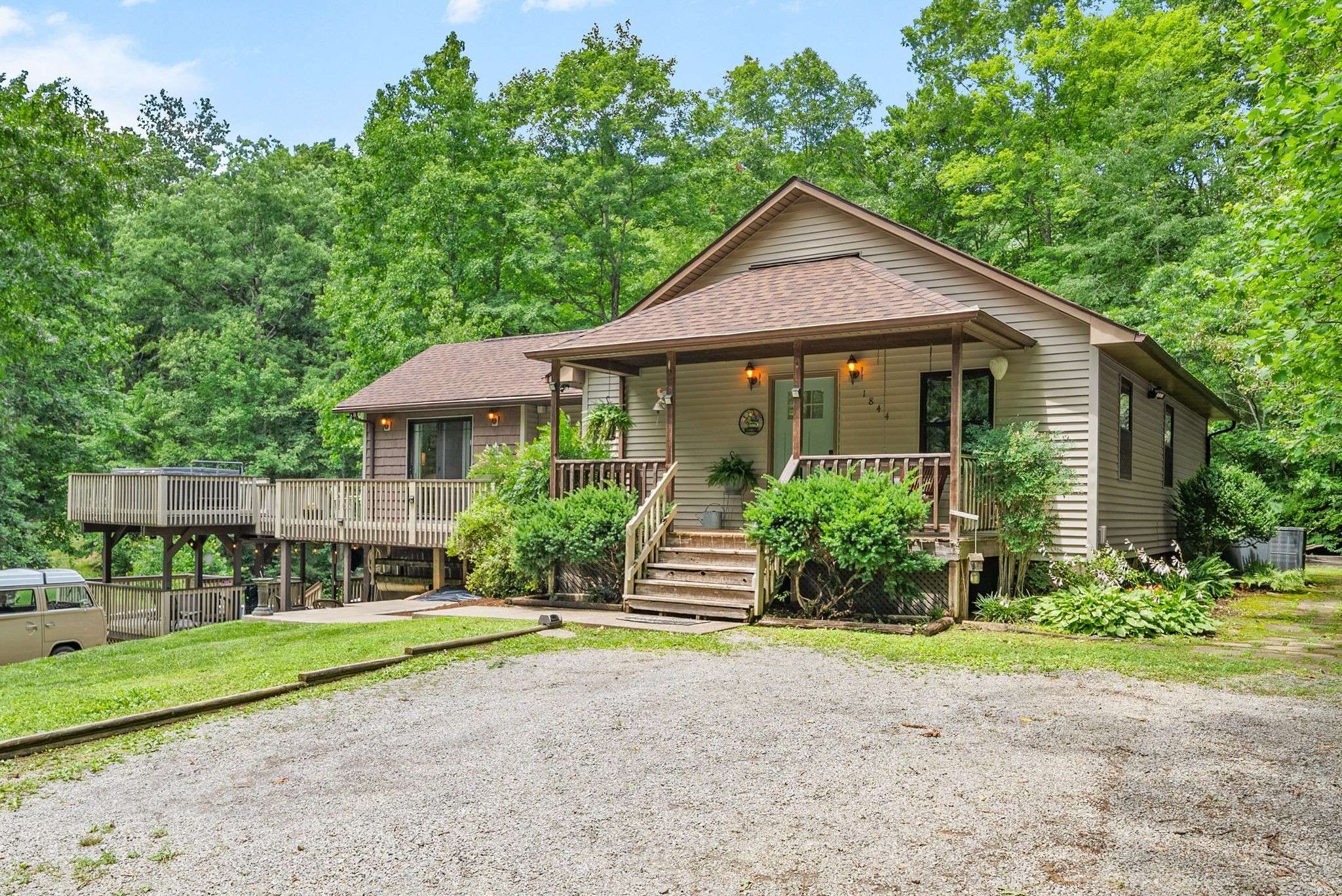 1844 Hogue Rd, Clarksville, TN 37040