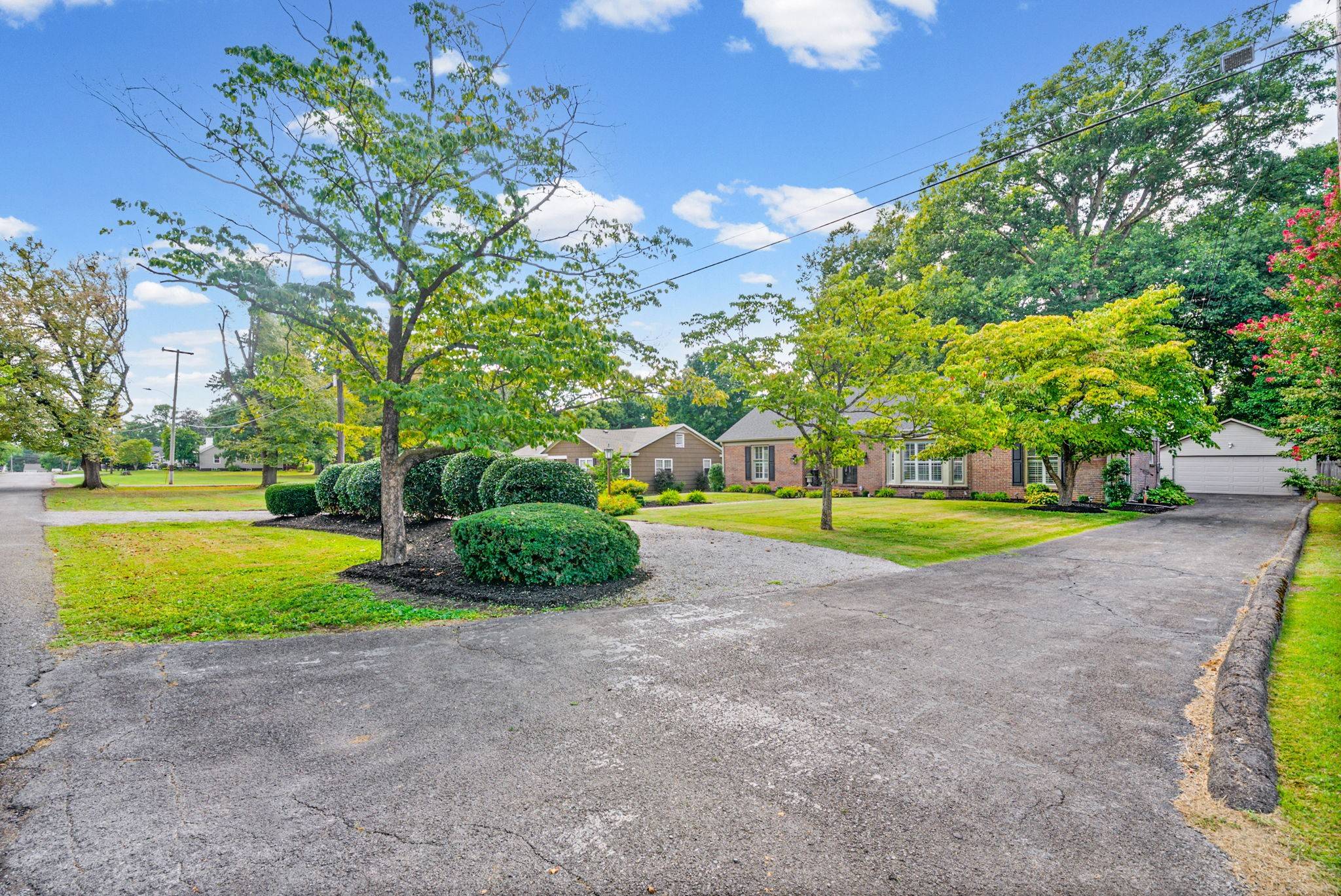 2611 Cayce Meade Dr, Hopkinsville, KY 42240