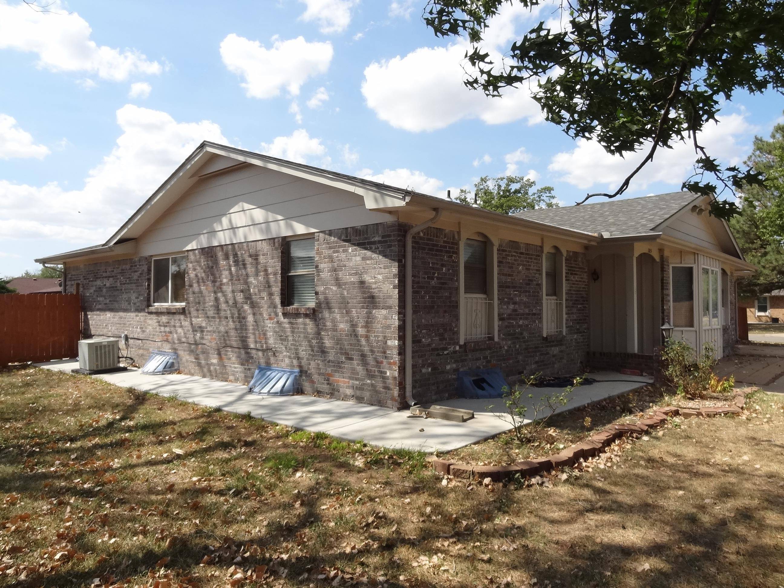1105 S Laurel, Wichita, KS 67207