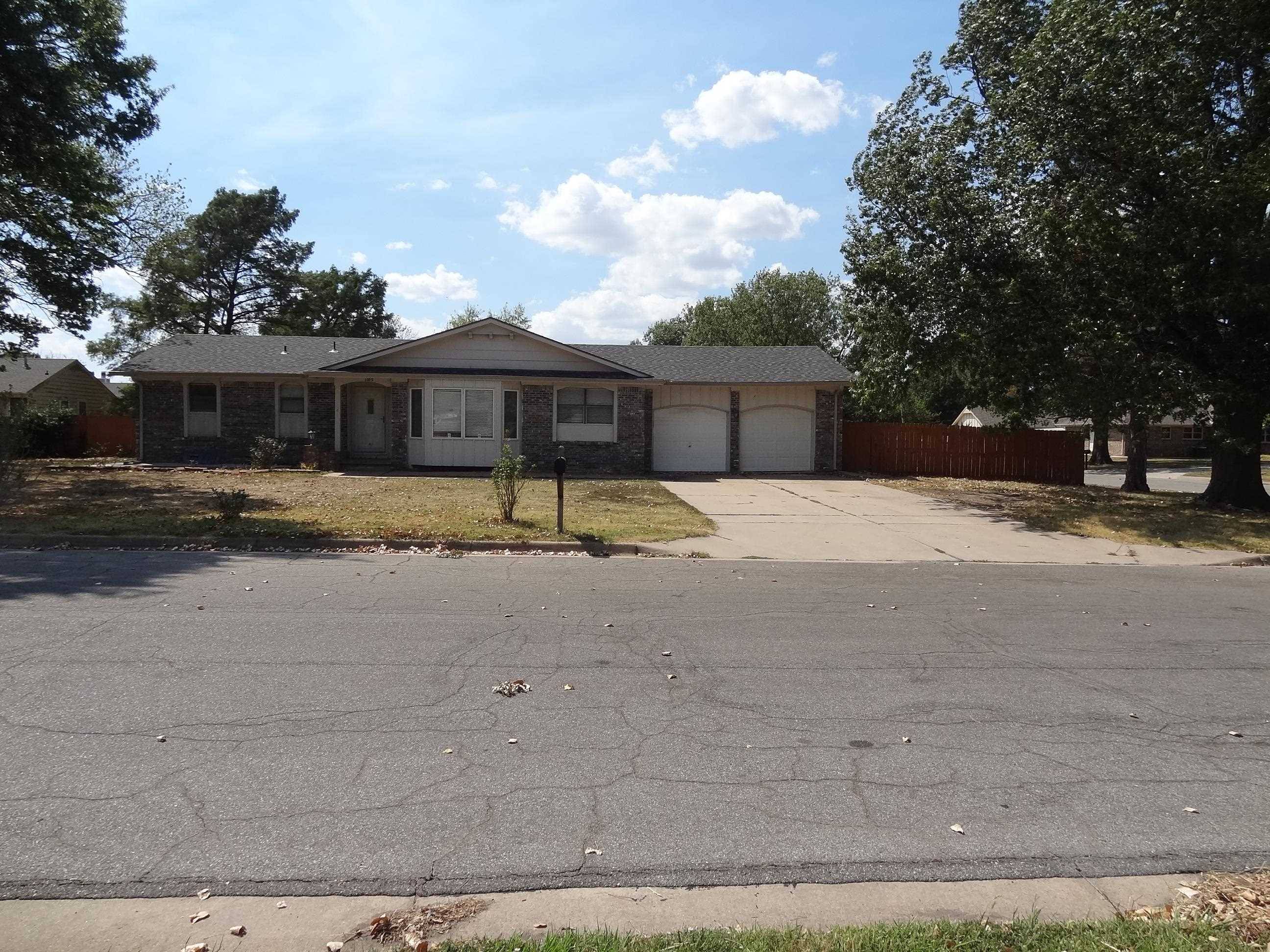 1105 S Laurel, Wichita, KS 67207