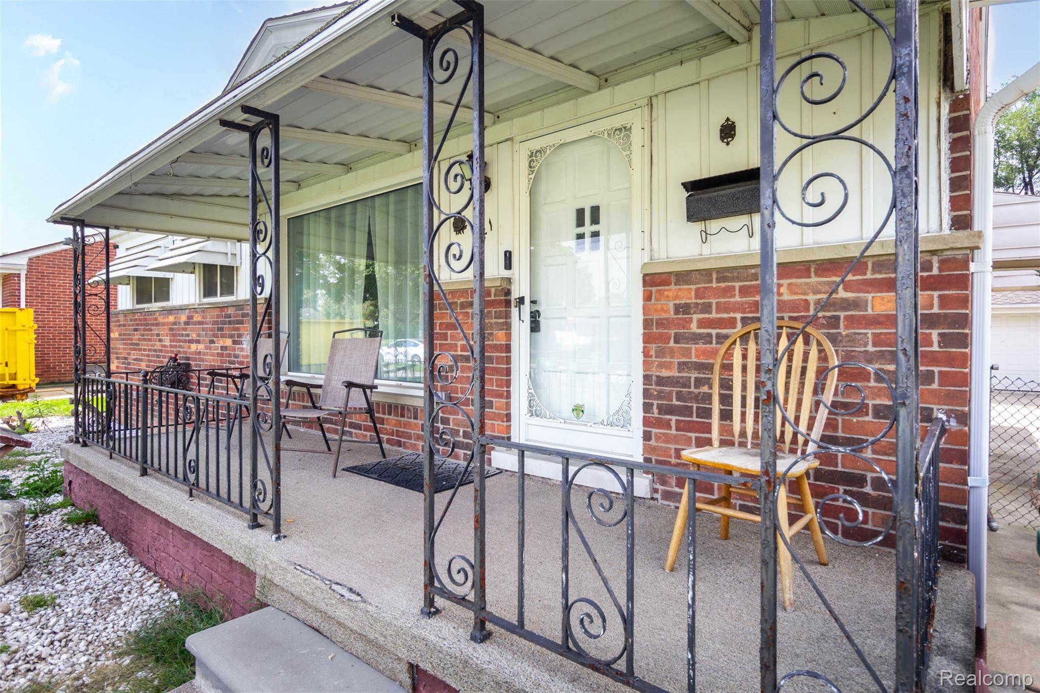 141 Lathers ST, Garden City, MI 48135