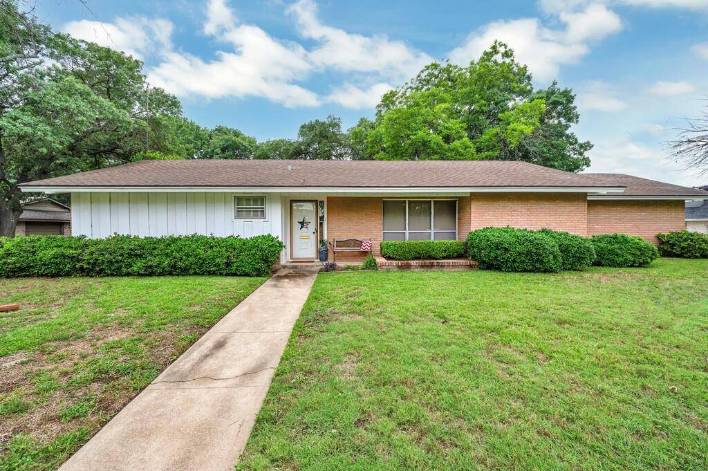 2832 Wooded Acres Drive, Waco, TX 76710