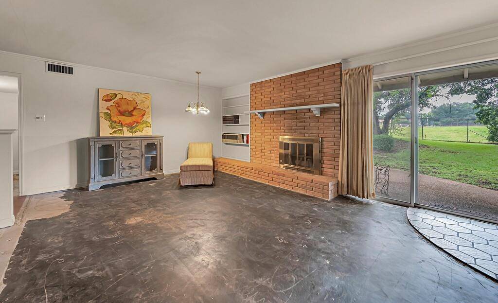 2832 Wooded Acres Drive, Waco, TX 76710