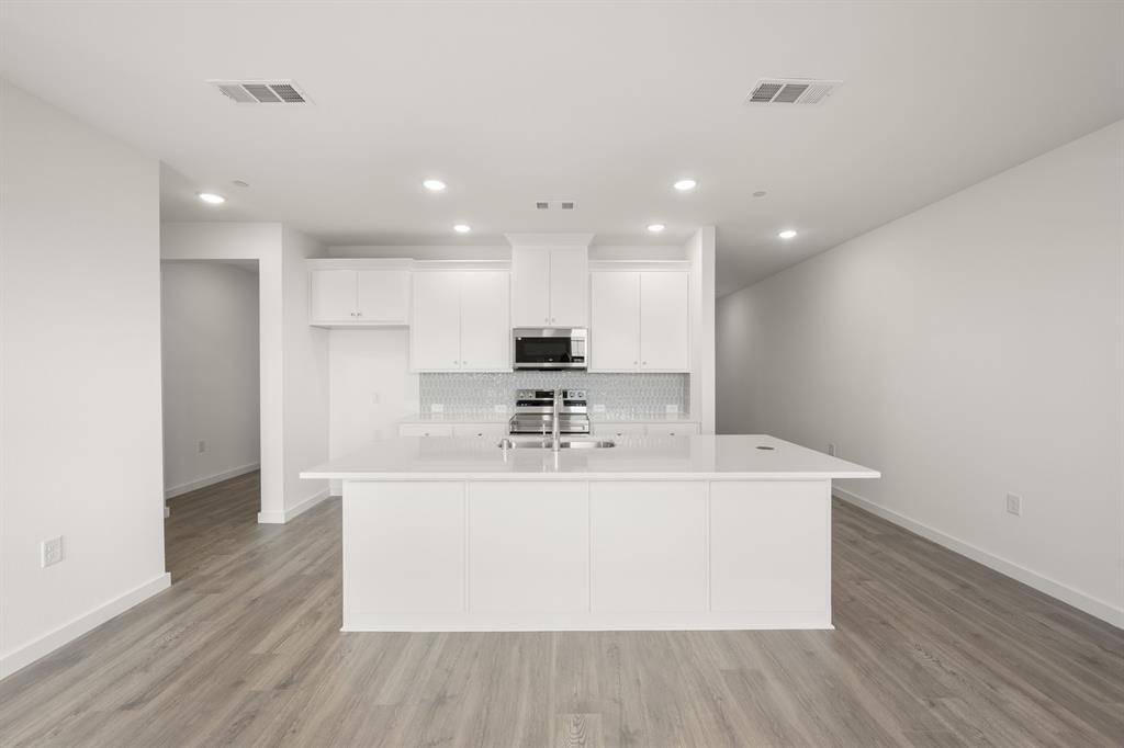 4611 Hawks Trail, Oak Point, TX 75068