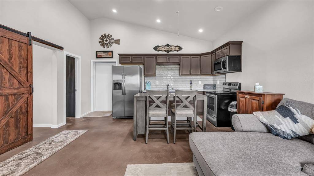3810 Fairview Road, Millsap, TX 76066