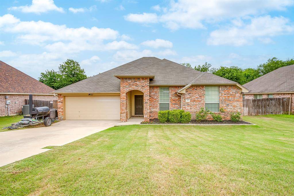 210 Willow Creek Drive, Weatherford, TX 76085