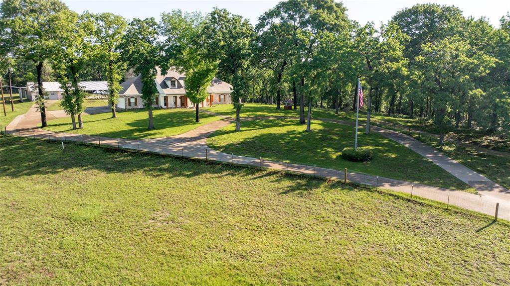 231 An County Road 2105, Palestine, TX 75801