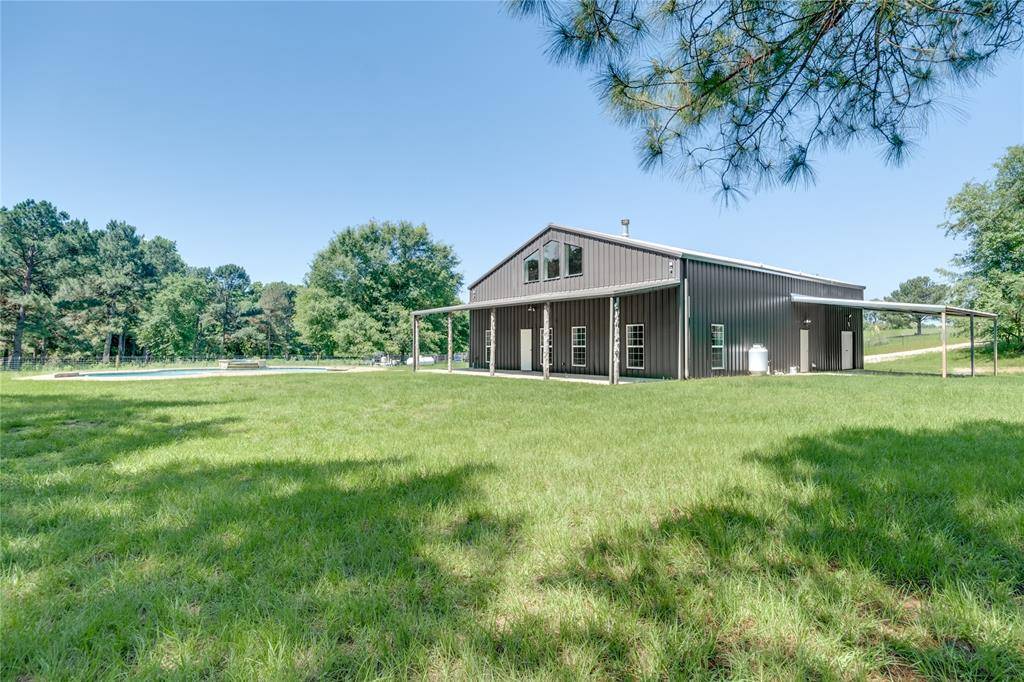 2455 An County Road 453, Palestine, TX 75803