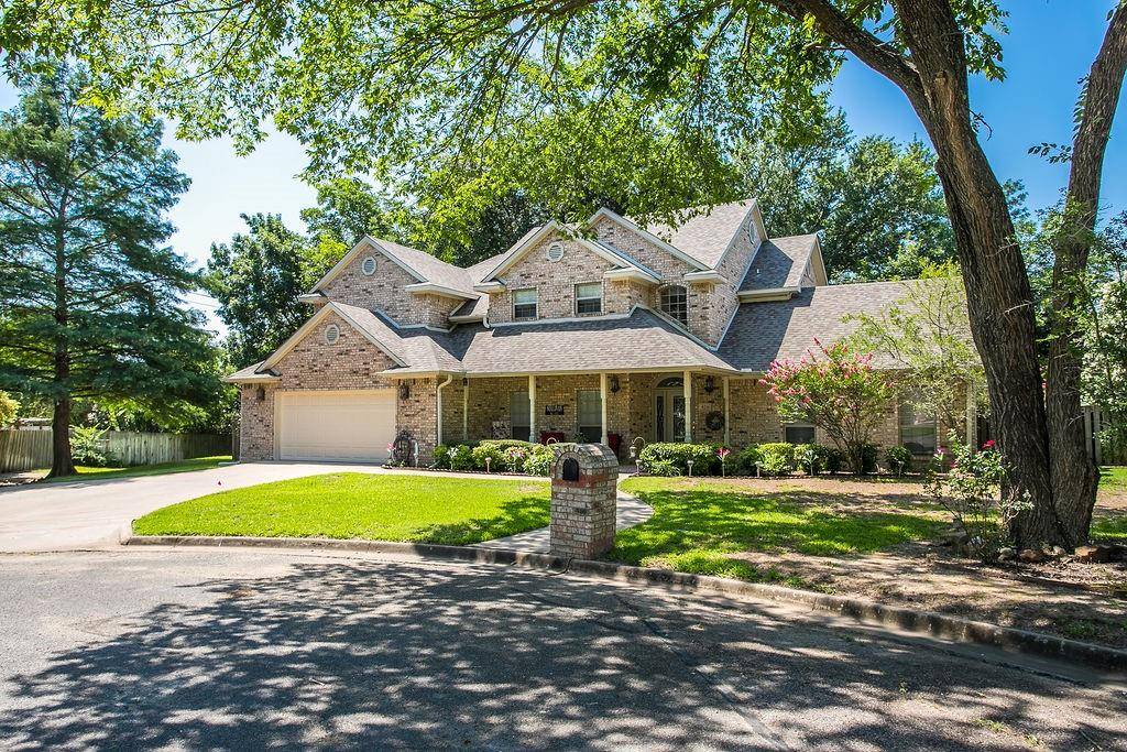 820 Cedar Creek Circle, Bonham, TX 75418