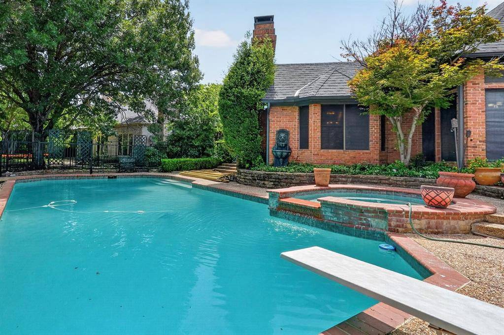 2335 Highlands Creek Road, Carrollton, TX 75007