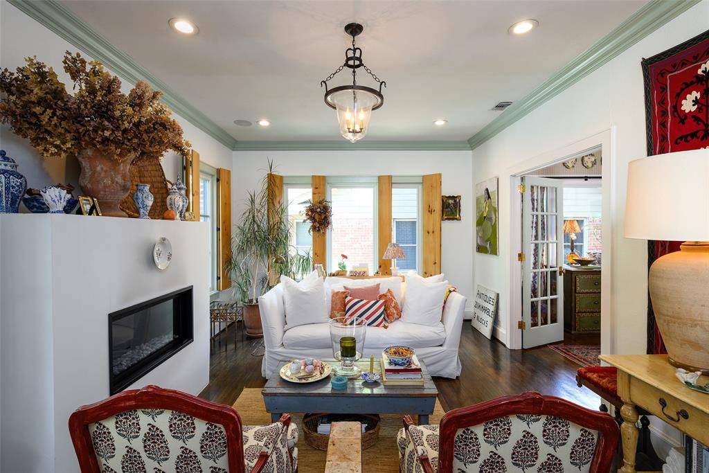 1144 N Windomere Avenue, Dallas, TX 75208