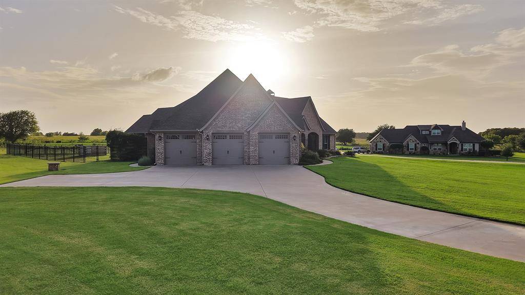 9688 Whispering Creek Terrace, Grandview, TX 76050