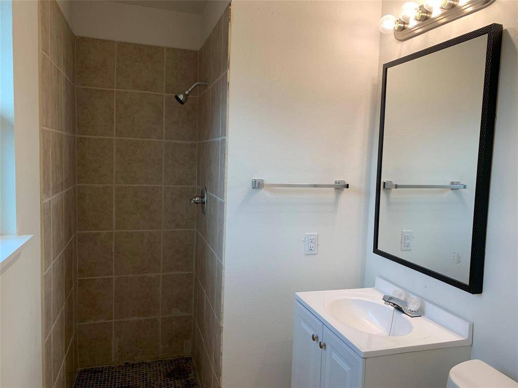 156 Bridlewood Lane, Runaway Bay, TX 76426