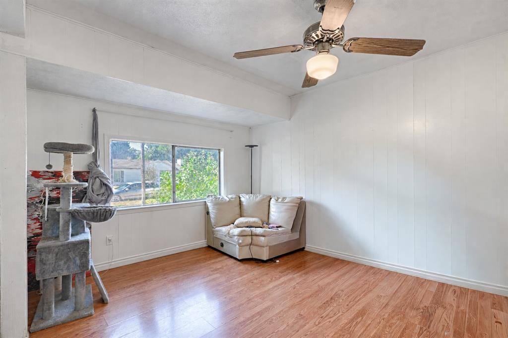 1007 E Russell Avenue, Carrollton, TX 75006