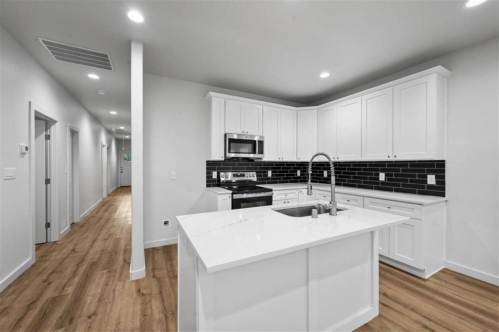 918 W Ford Street, Denison, TX 75020