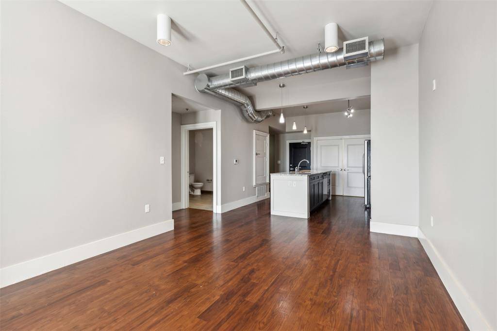 1000 Lipscomb Street #304, Fort Worth, TX 76104