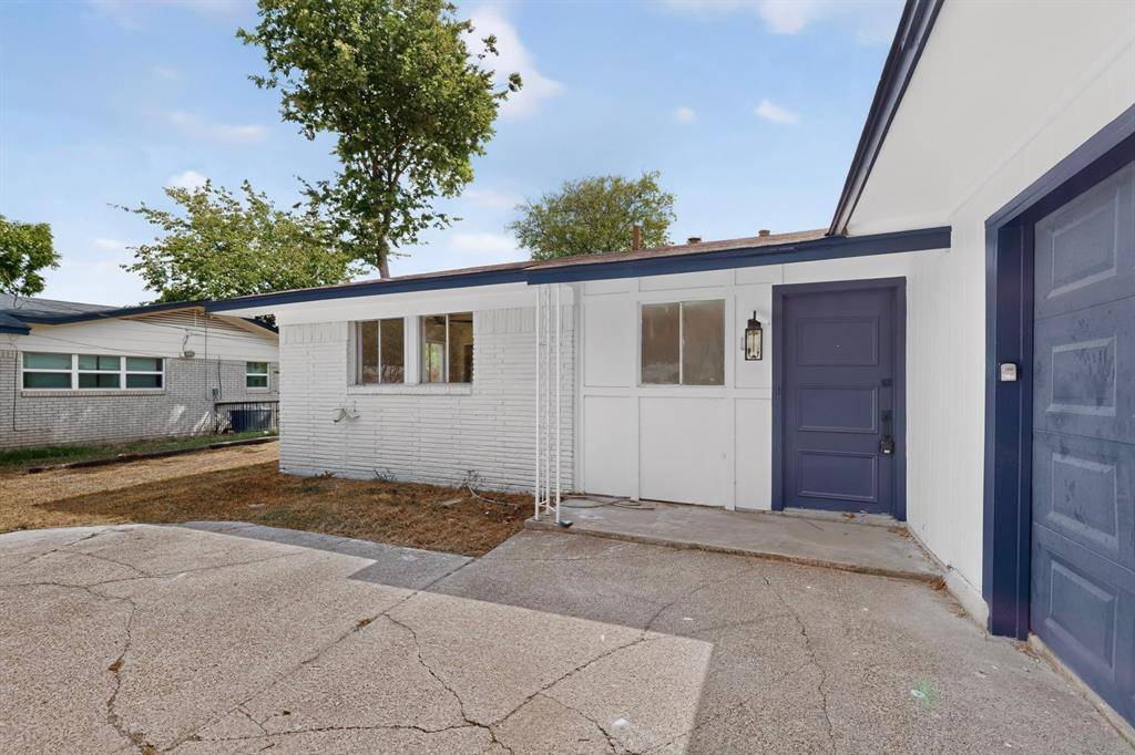 4649 South Drive W, Fort Worth, TX 76132
