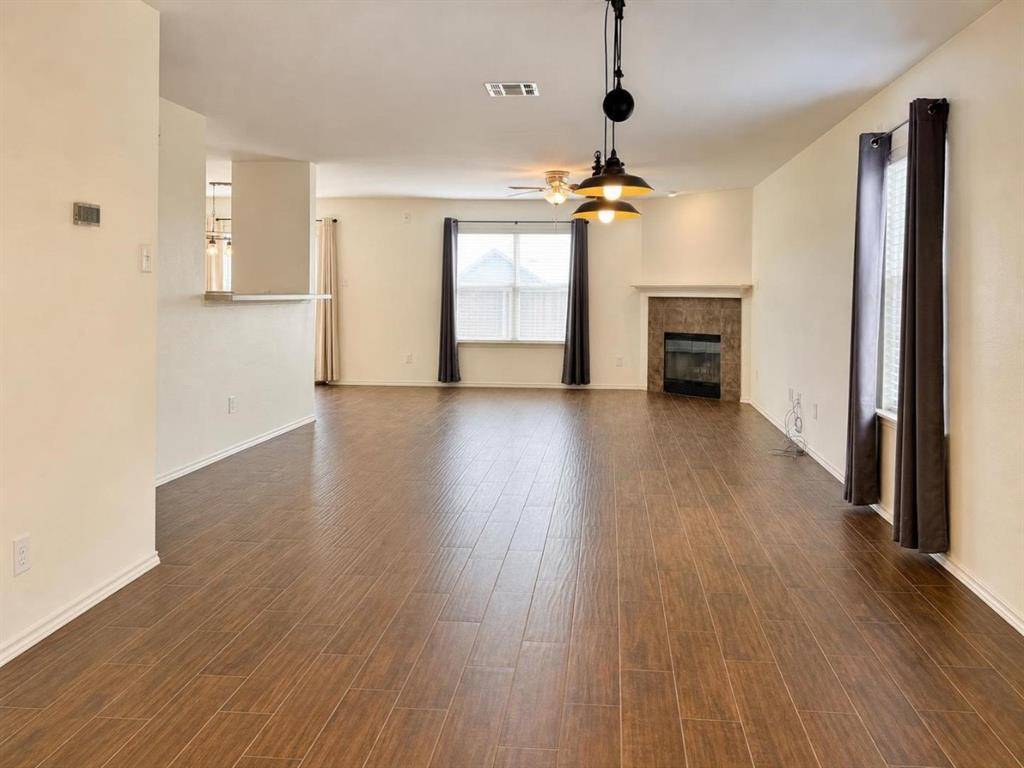 1621 Village Park Trail, Burleson, TX 76028