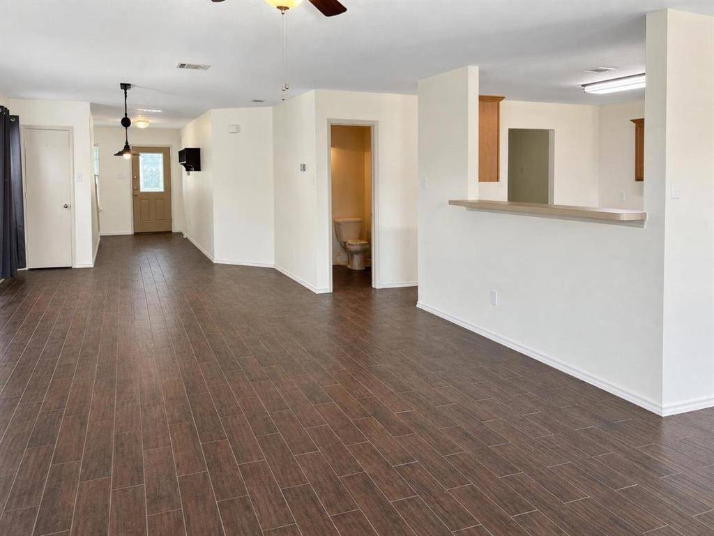 1621 Village Park Trail, Burleson, TX 76028