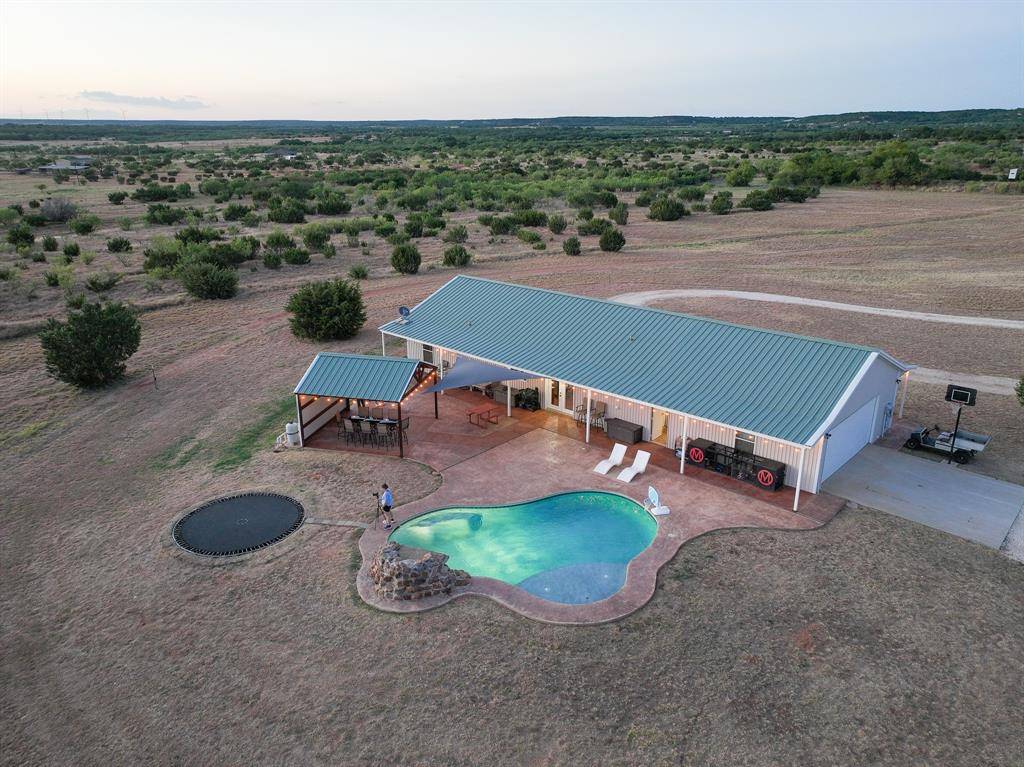 6942 US Highway 83, Ovalo, TX 79541