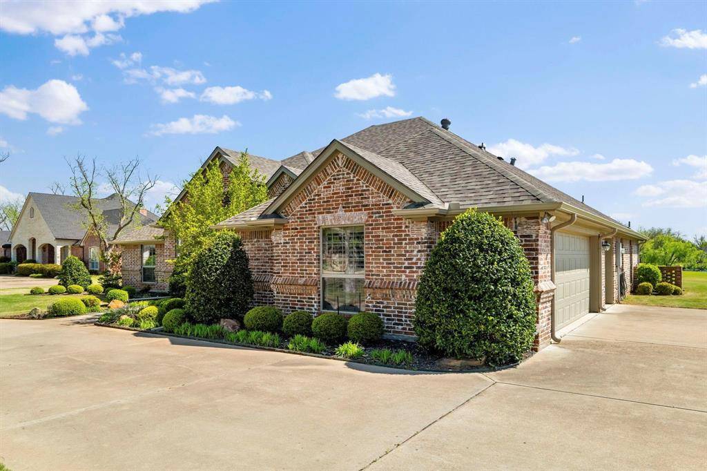 5609 Flagstick Drive, Granbury, TX 76049