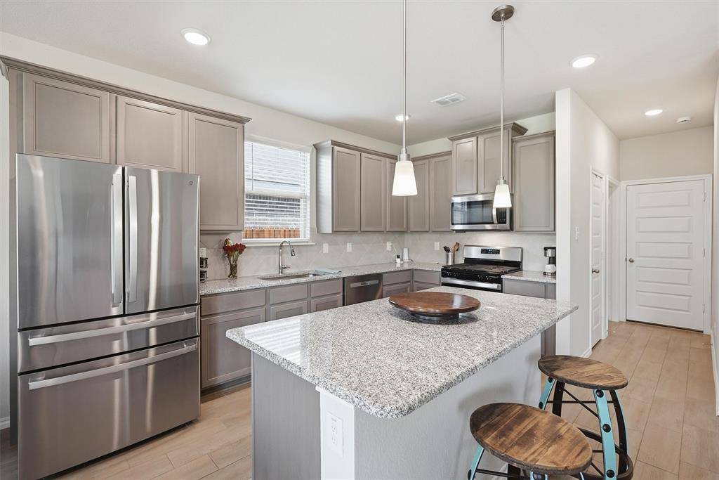 8109 KORAT, Godley, TX 76044