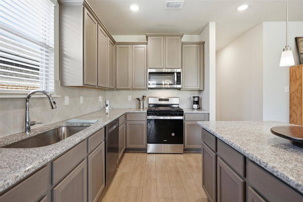 8109 KORAT, Godley, TX 76044