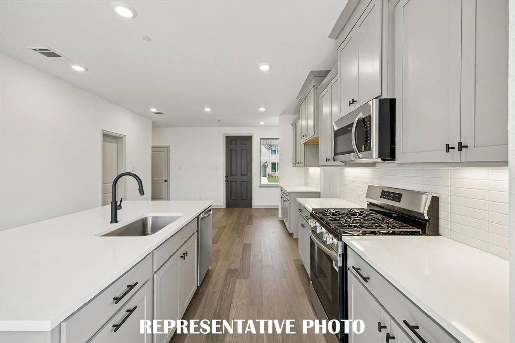 3568 Pierce Lane, Grand Prairie, TX 75052