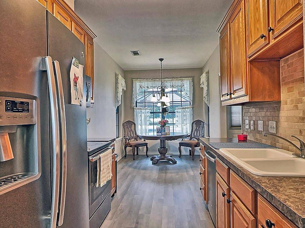 5721 Suncrest Drive, Athens, TX 75752