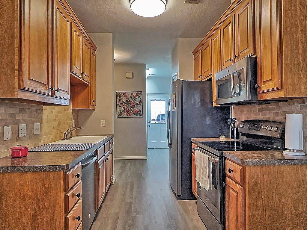 5721 Suncrest Drive, Athens, TX 75752