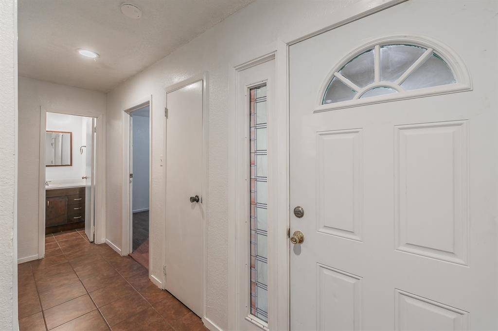 611 Lost Springs Court #B, Arlington, TX 76012