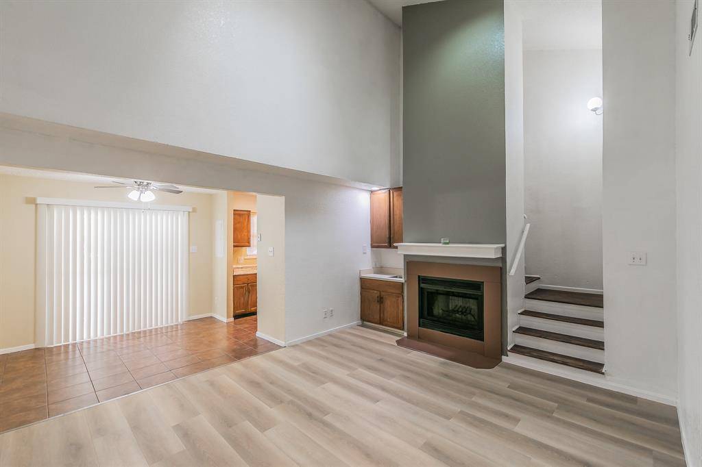 611 Lost Springs Court #B, Arlington, TX 76012