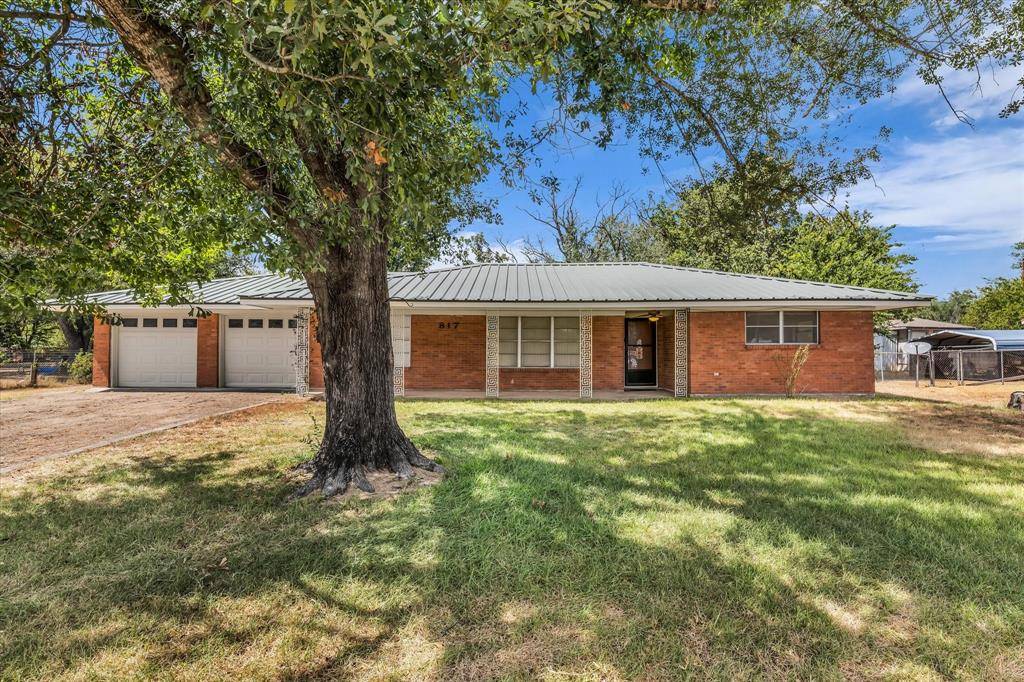 817 E Holly Lane, Mexia, TX 76667