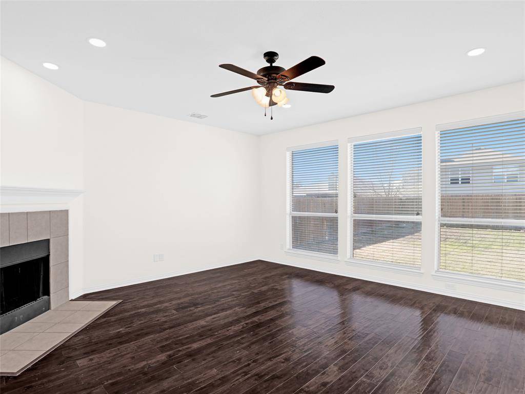 325 Highland Creek Drive, Wylie, TX 75098