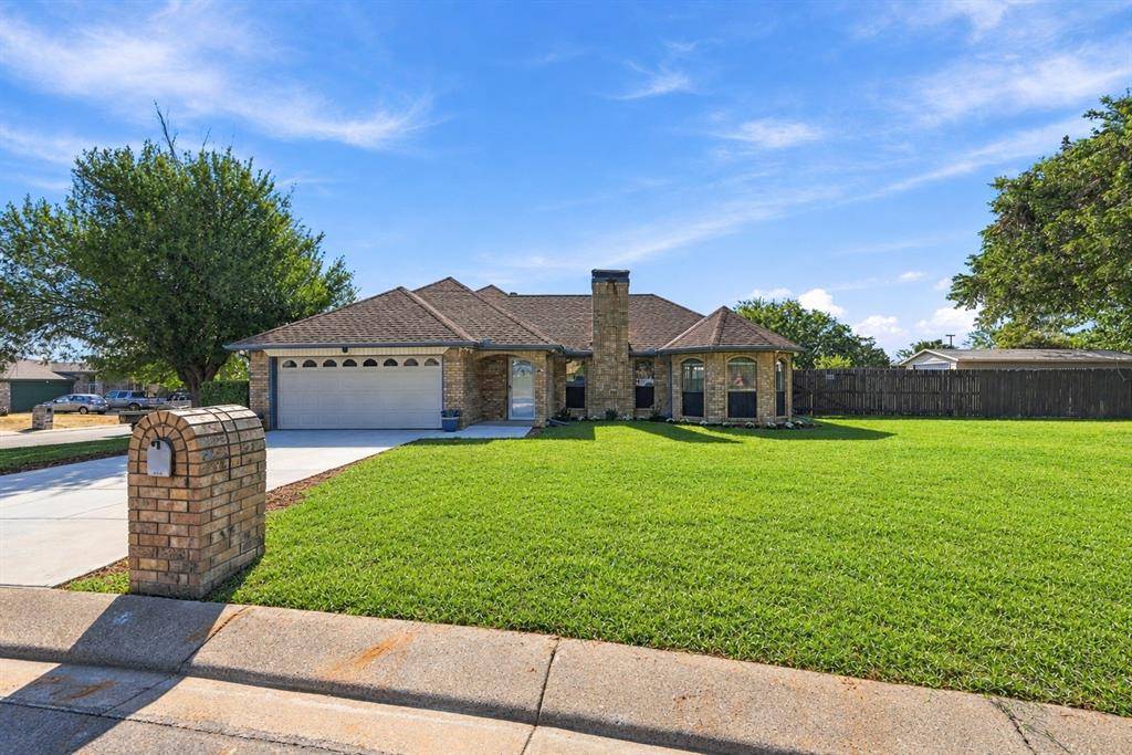10201 Maverick Drive, Fort Worth, TX 76108