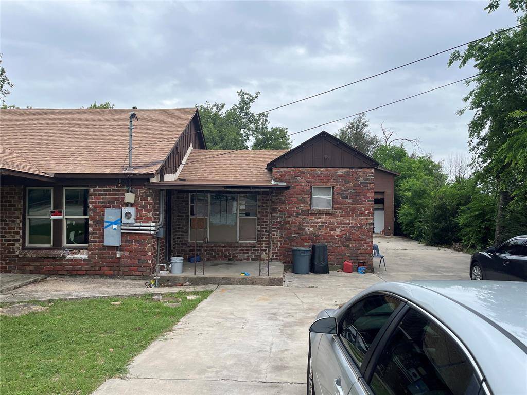 6921 Charbonneau Road, Lake Worth, TX 76135