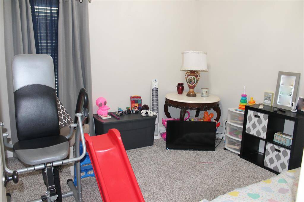 4011 Gallivant Drive, Granbury, TX 76049