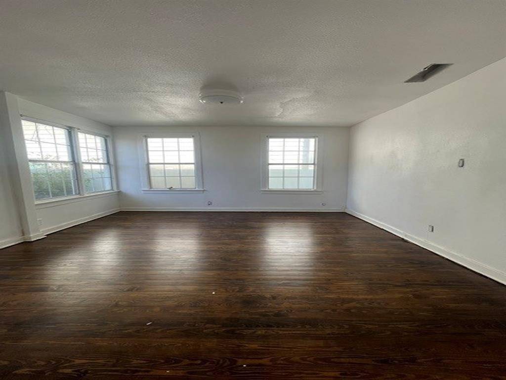 422 S Glasgow Drive, Dallas, TX 75223